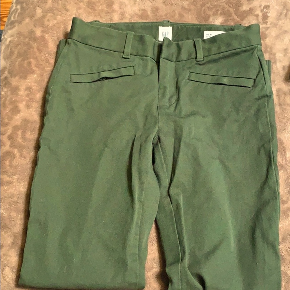 GAP women’s green khaki pants, 00 R
